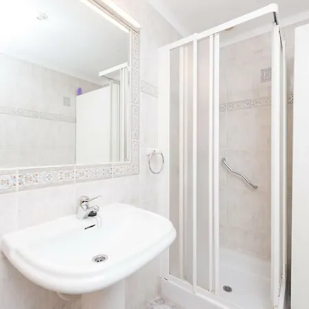 Europa 3b Apartment